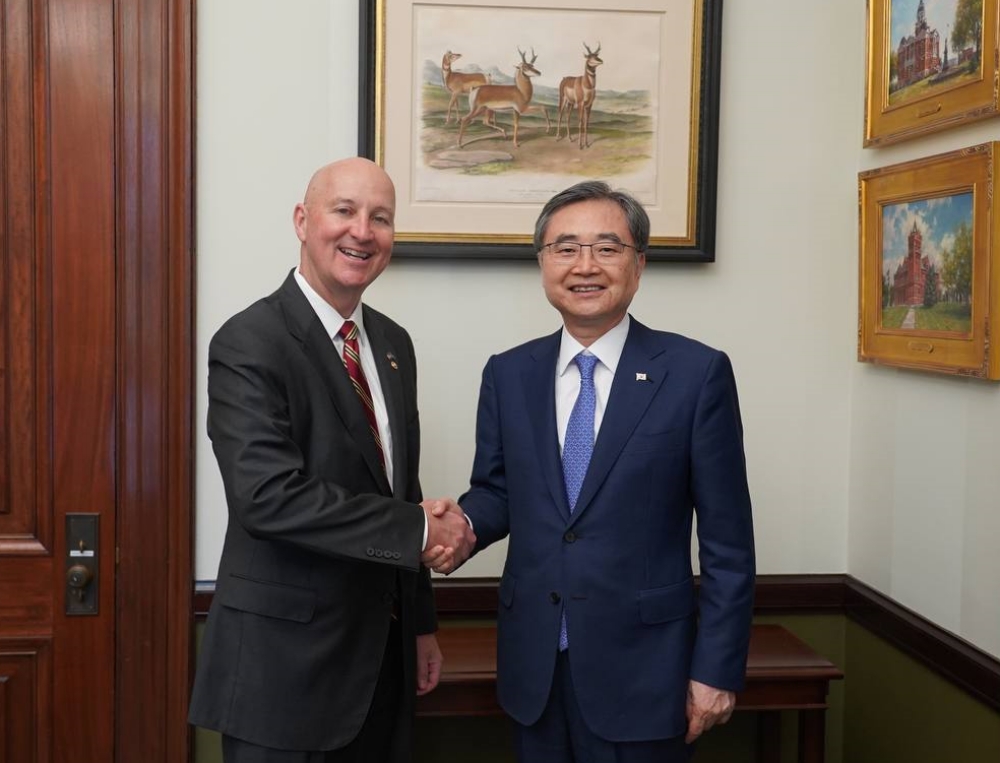 조현 장관, 미 주요 상원의원 면담