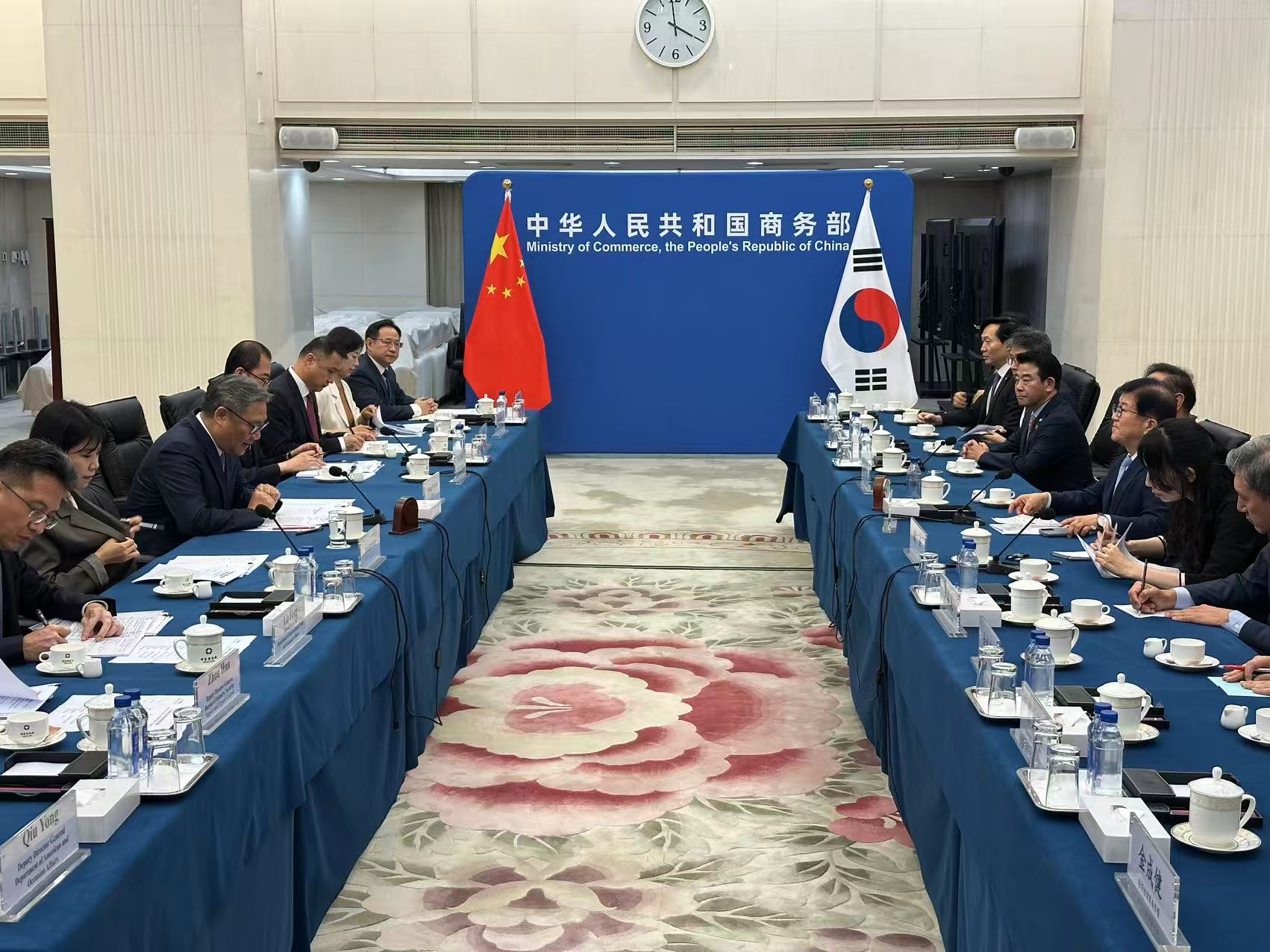 대통령 특사단, 중국 상무부장 면담 및 전직 주한대사 오찬 간담회 실시